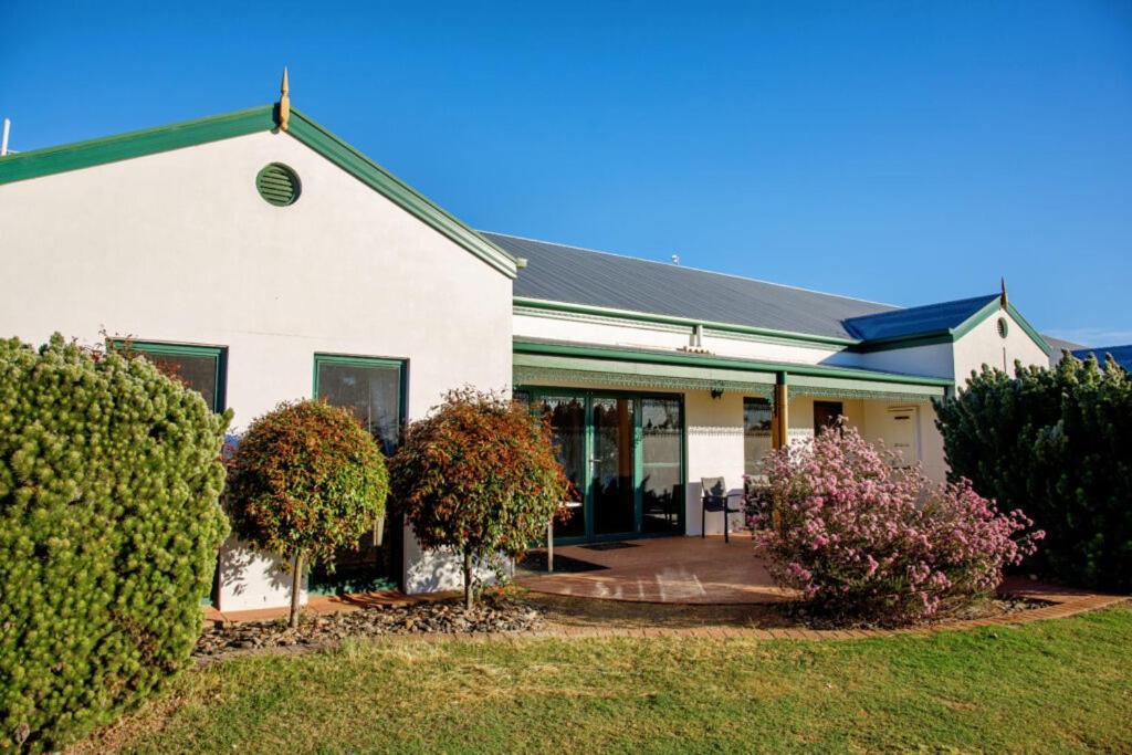 Yarrawonga Mulwala Golf Club Hotell Exteriör bild The house in 2011