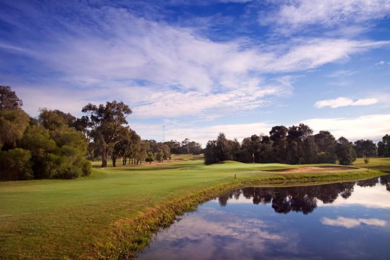 Yarrawonga Mulwala Golf Club Hotell Exteriör bild The 18th hole at the 2007 PGA Championship
