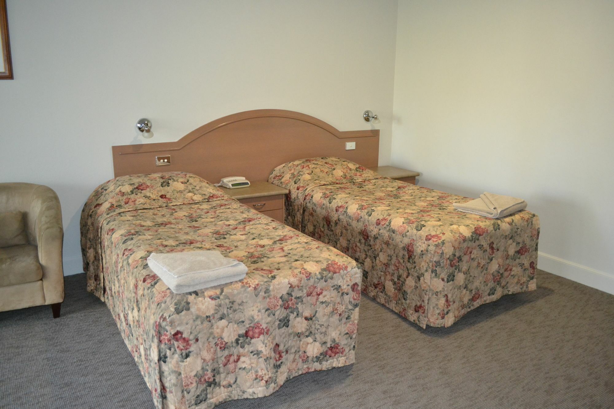 Yarrawonga Mulwala Golf Club Hotell Exteriör bild A room at the hotel