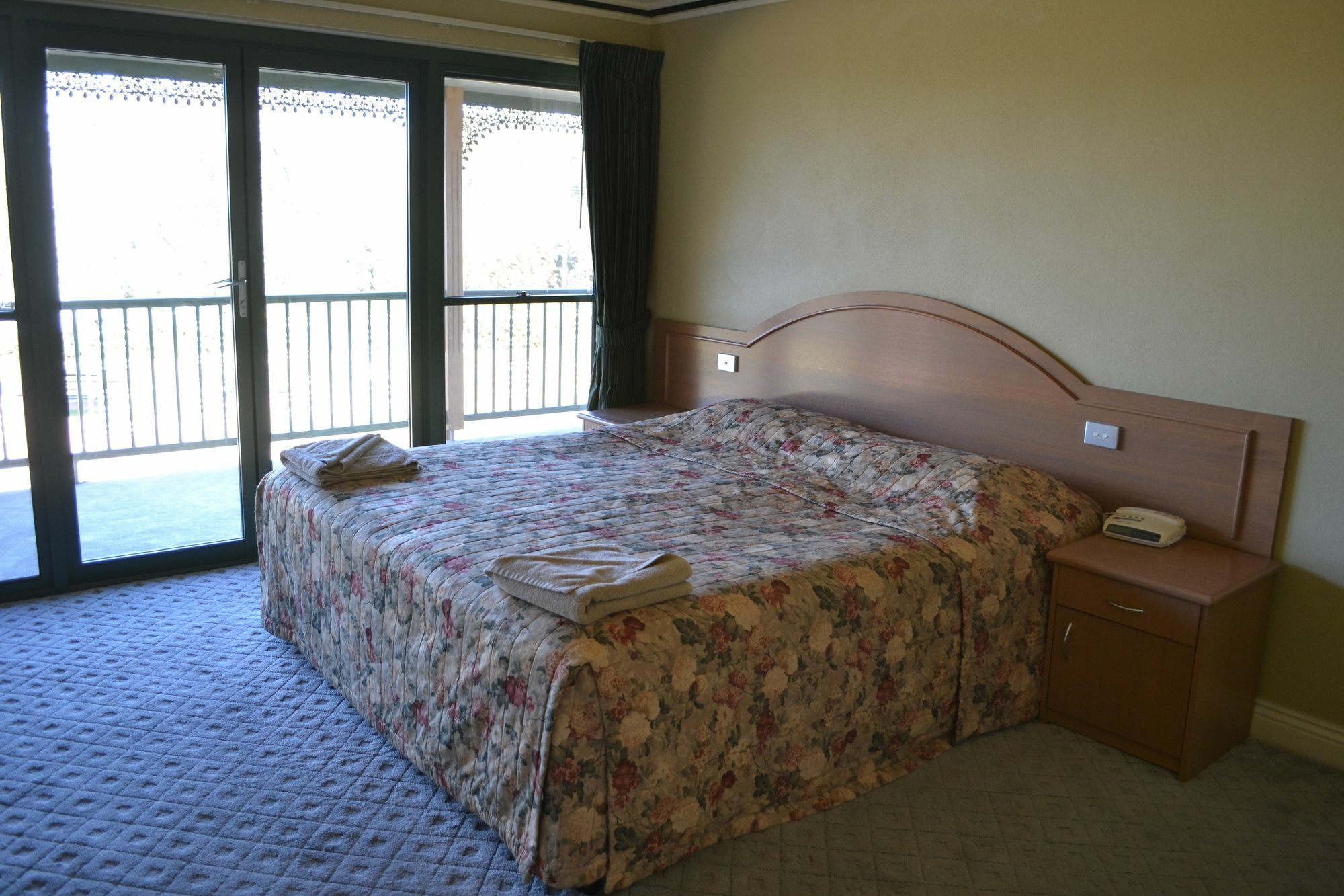 Yarrawonga Mulwala Golf Club Hotell Exteriör bild A bedroom